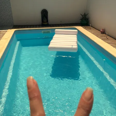 Δωμάτια σε οικογενειακή κατοικία Privee Dans Maison Habitation Climatisee Cuisine D'ete Piscine Sdb Et Wc Commun