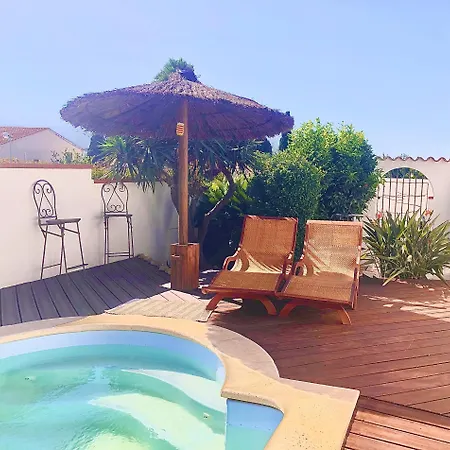 Ubytování v soukromí Privee Dans Maison Habitation Climatisee Cuisine D'ete Piscine Sdb Et Wc Commun *